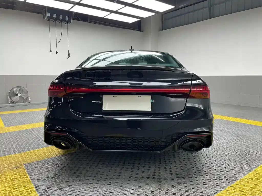 Audi A7L — фото 7