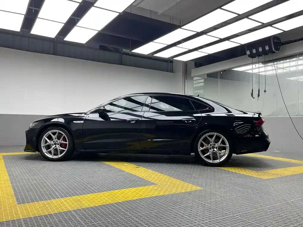 Audi A7L — фото 4