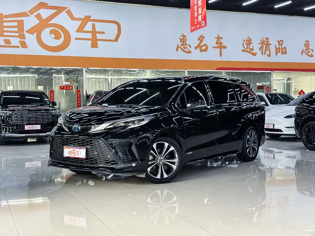 Toyota Granvia — фото 1
