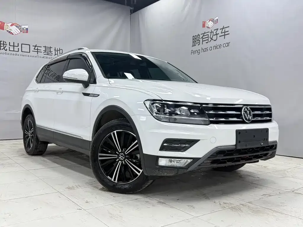 Volkswagen Tiguan L — фото 8