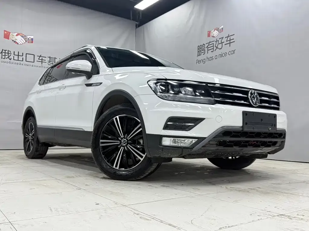 Volkswagen Tiguan L — фото 10