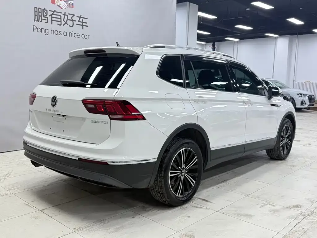 Volkswagen Tiguan L — фото 7