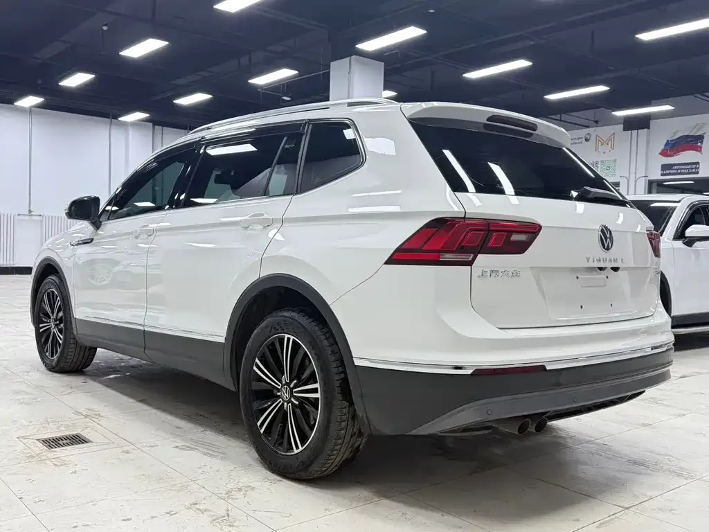 Volkswagen Tiguan L — фото 5