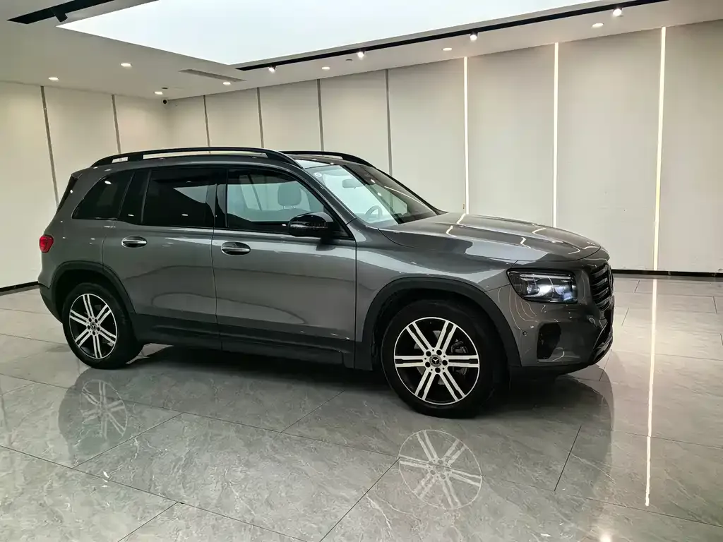 Mercedes-Benz GLB — фото 10