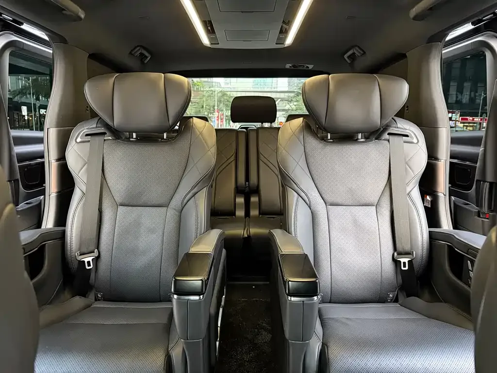 Toyota Alphard — фото 5
