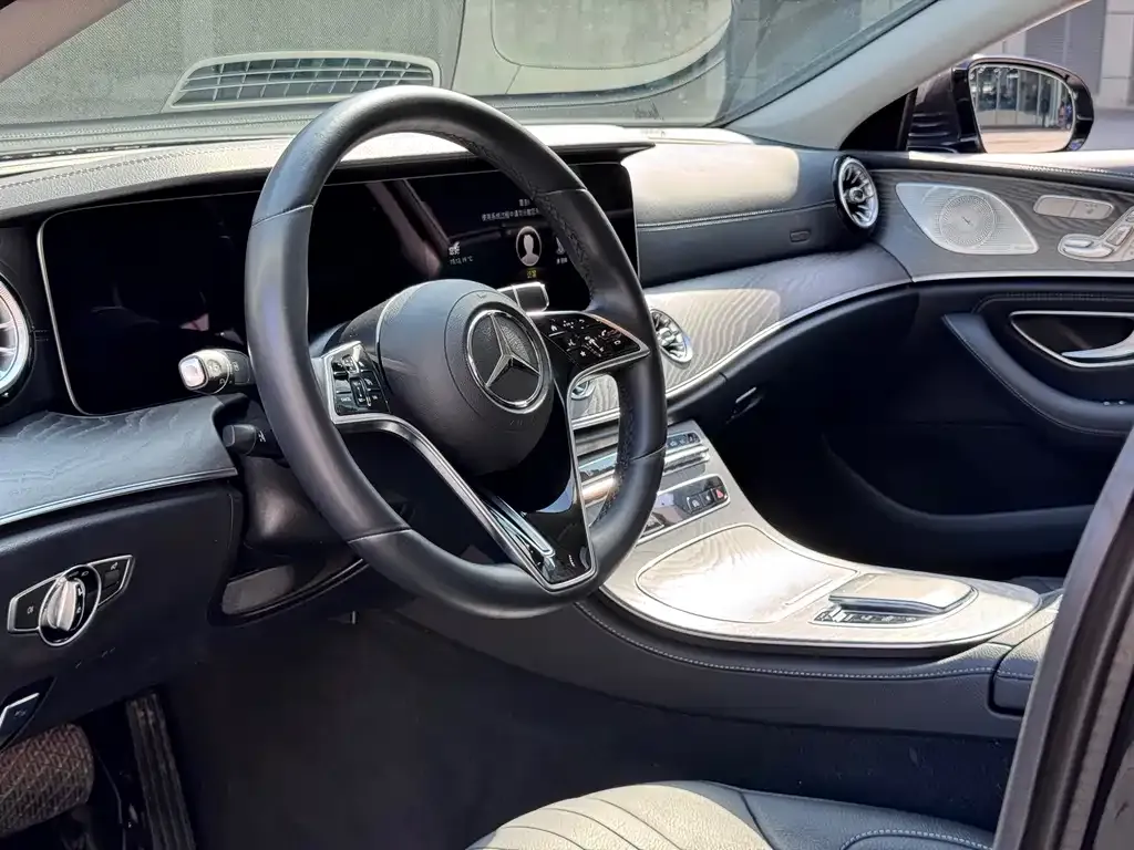 Mercedes-Benz CLS — фото 2