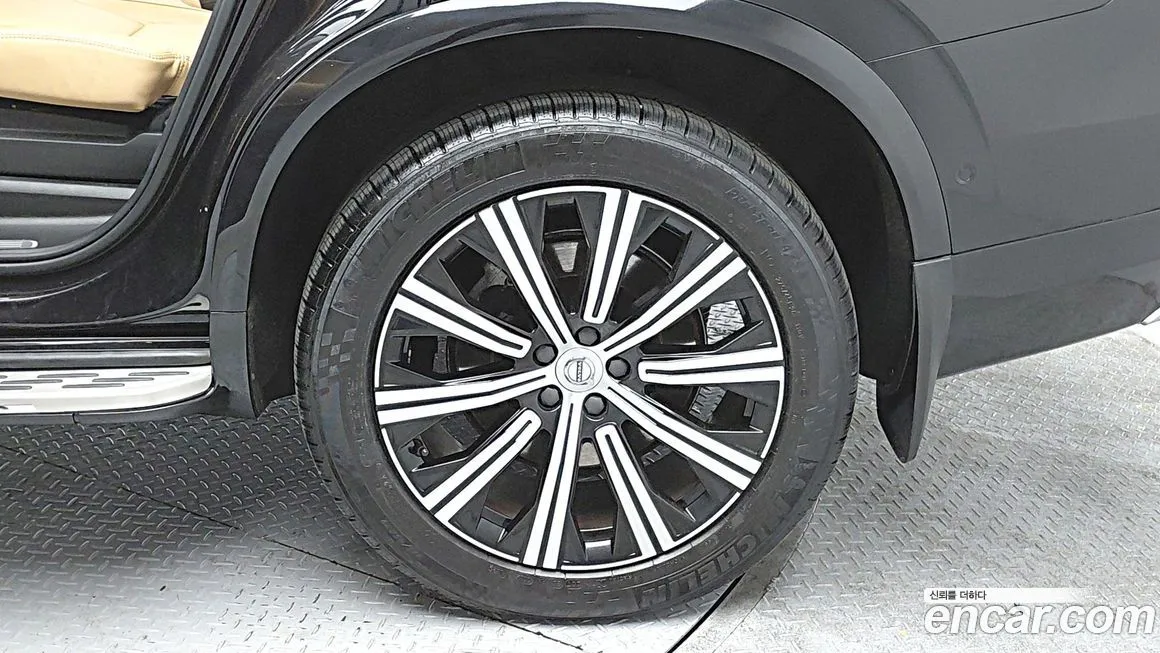 Volvo XC90 — фото 6