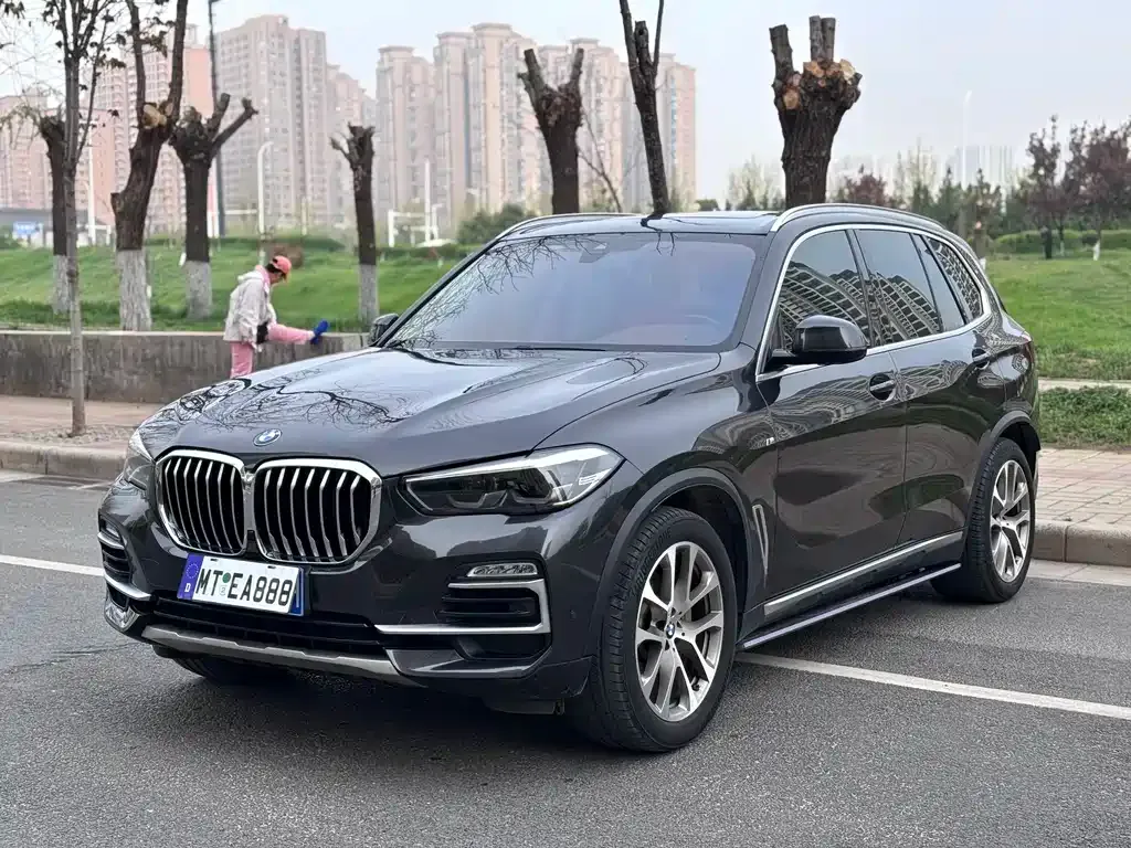 BMW X5 (Import) — фото 1