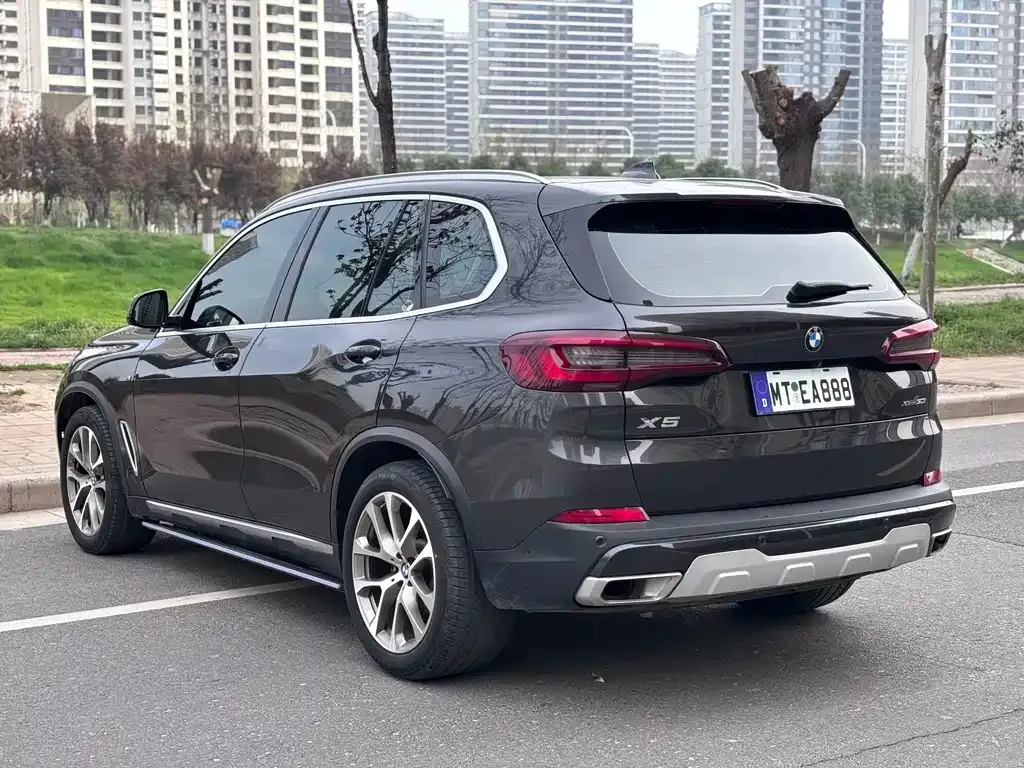 BMW X5 (Import) — фото 9