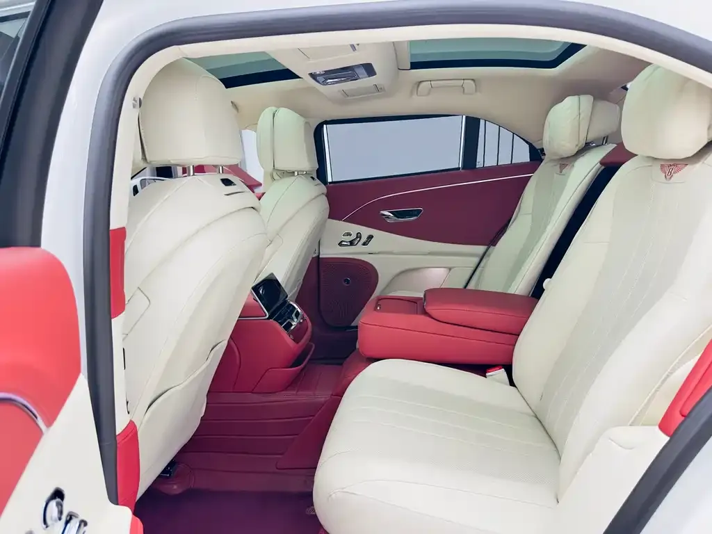 Bentley Flying Spur — фото 2