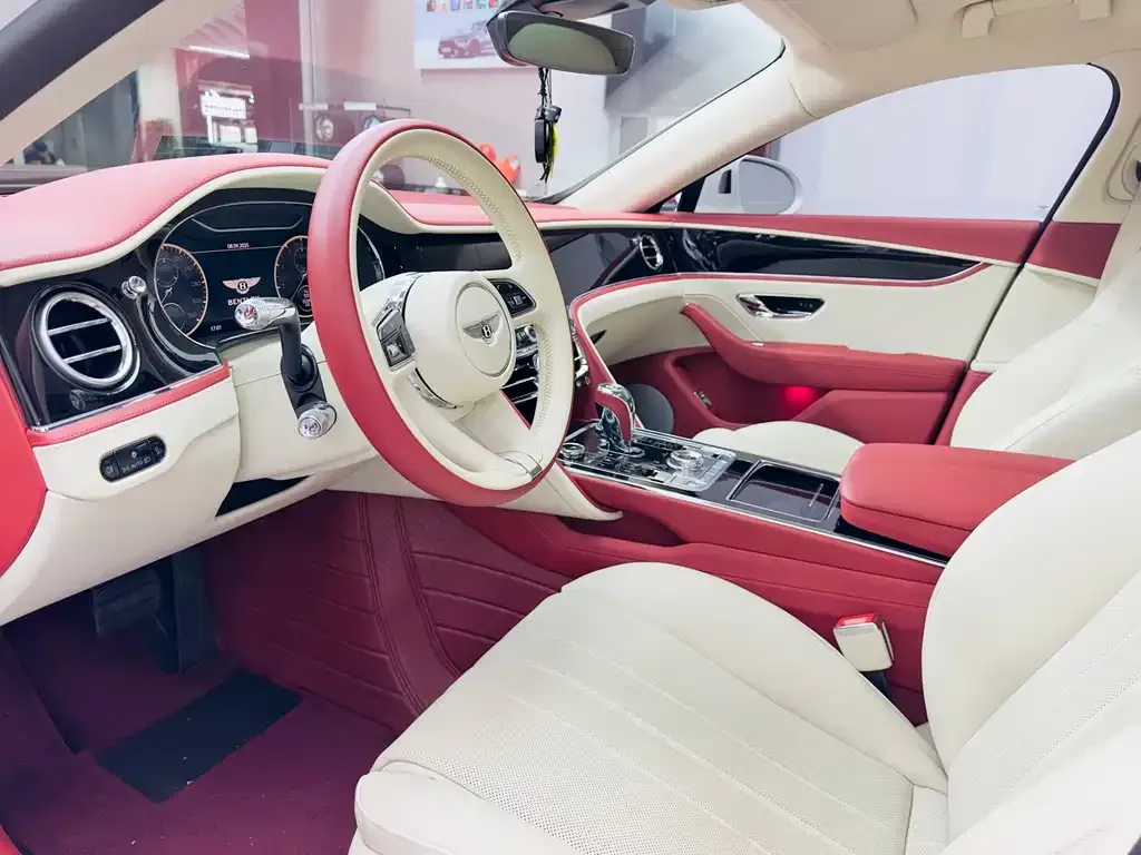Bentley Flying Spur — фото 3