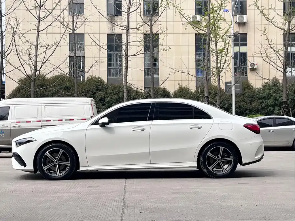 Mercedes-Benz A-Class — фото 10