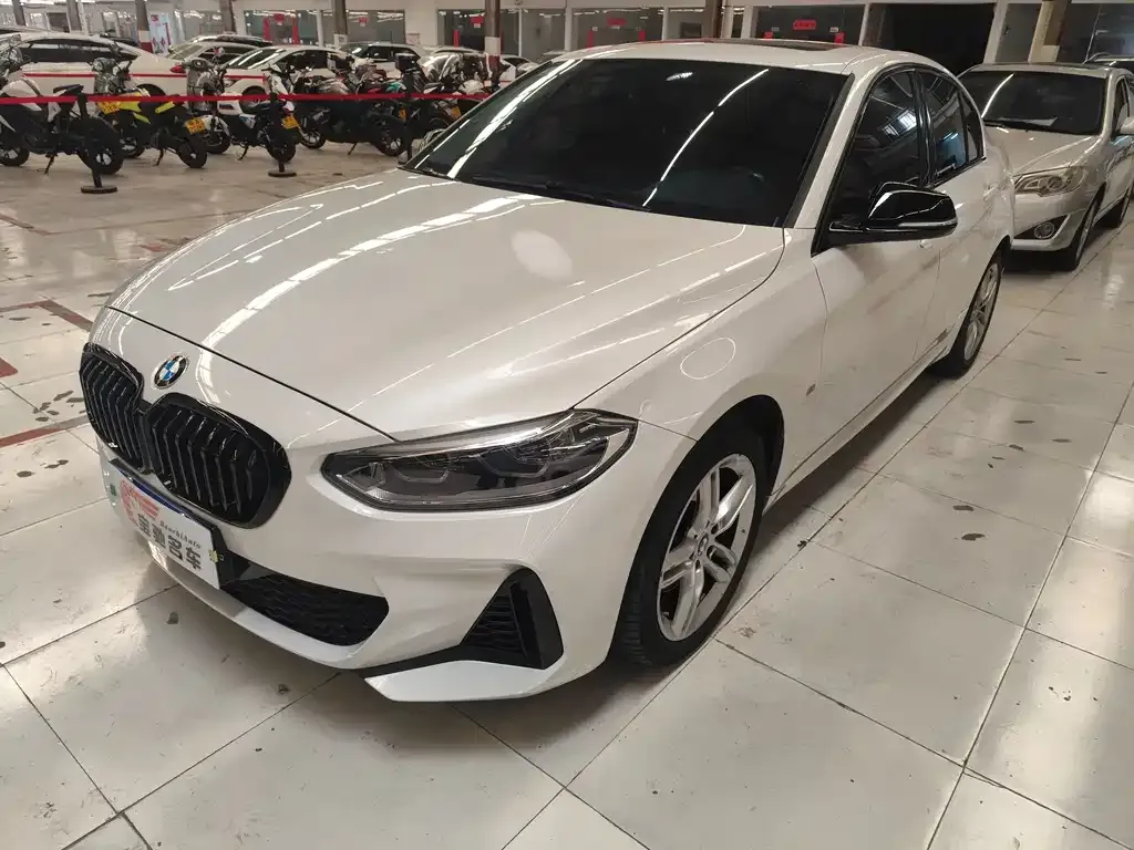 BMW 1 Series — фото 1