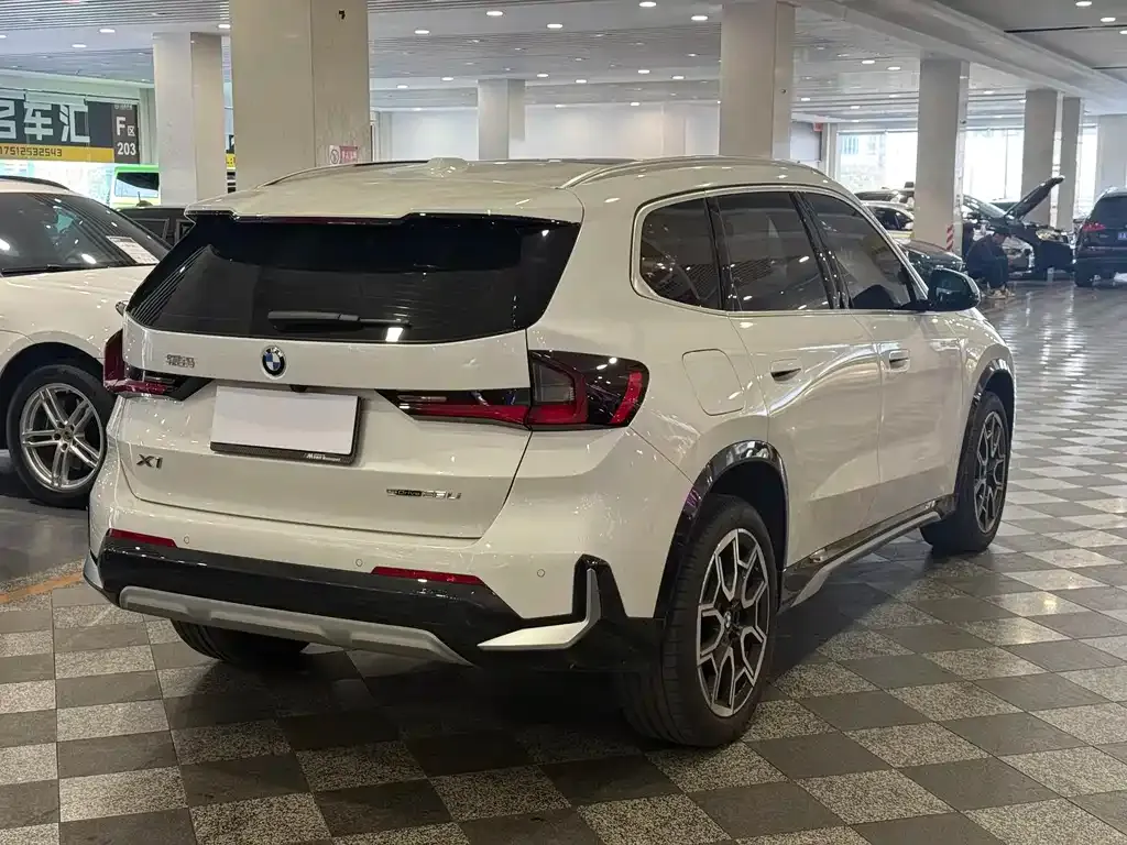 BMW X1 — фото 4