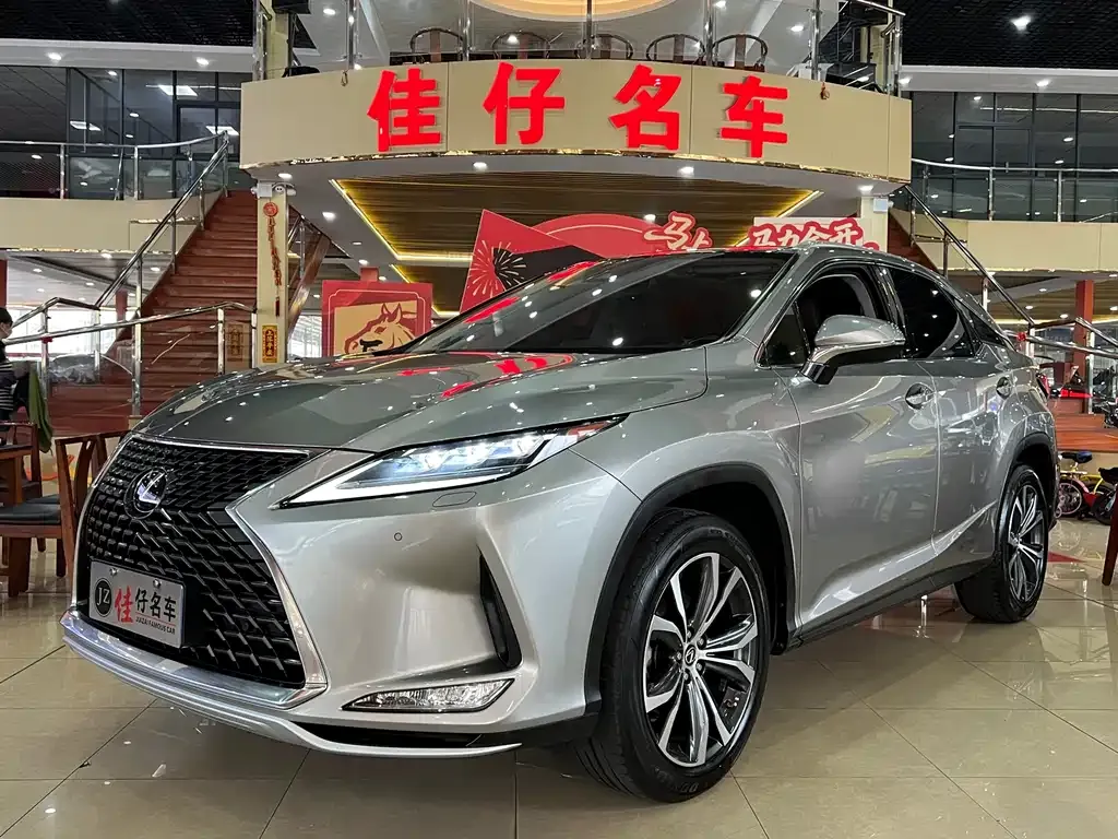 Lexus RX — фото 1