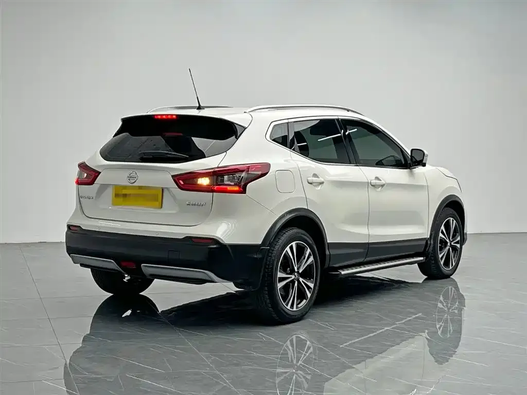 Nissan Qashqai — фото 5