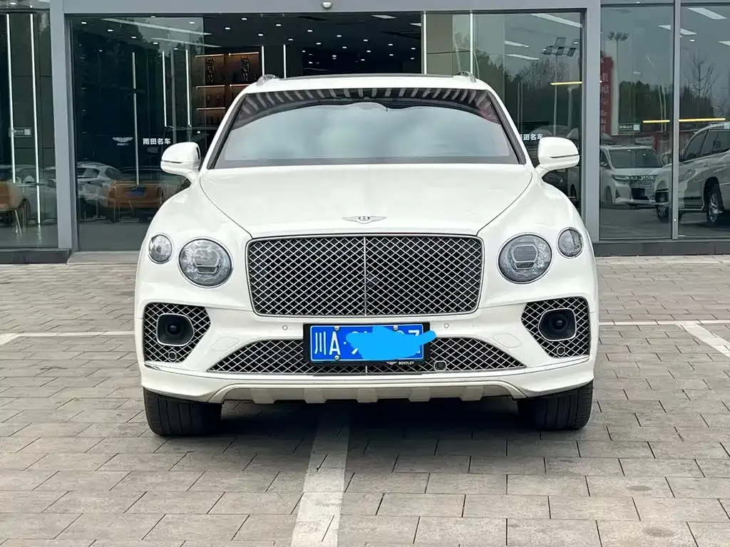 Bentley Bentayga — фото 1