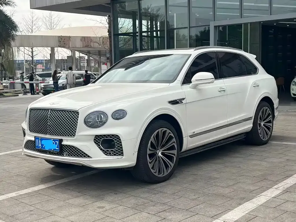 Bentley Bentayga — фото 10