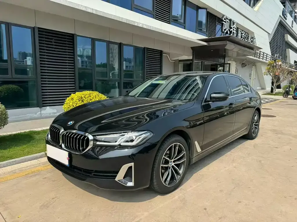 BMW 5 Series — фото 1