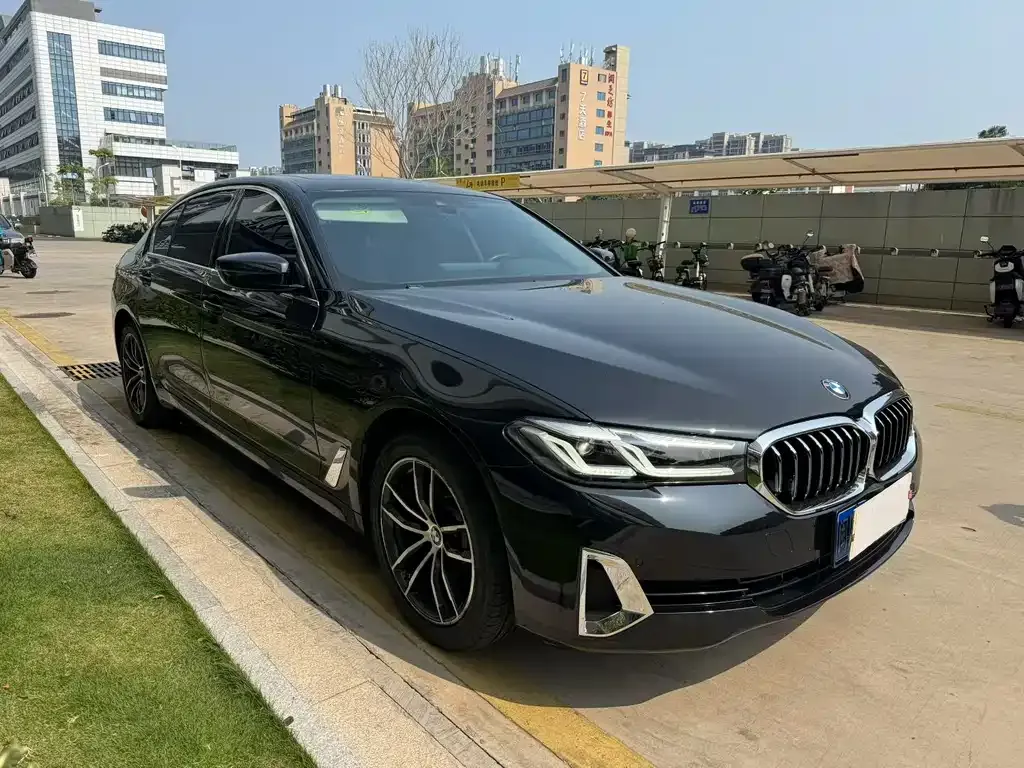 BMW 5 Series — фото 5