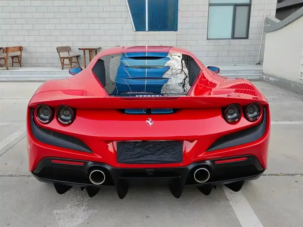 Ferrari F8 — фото 6