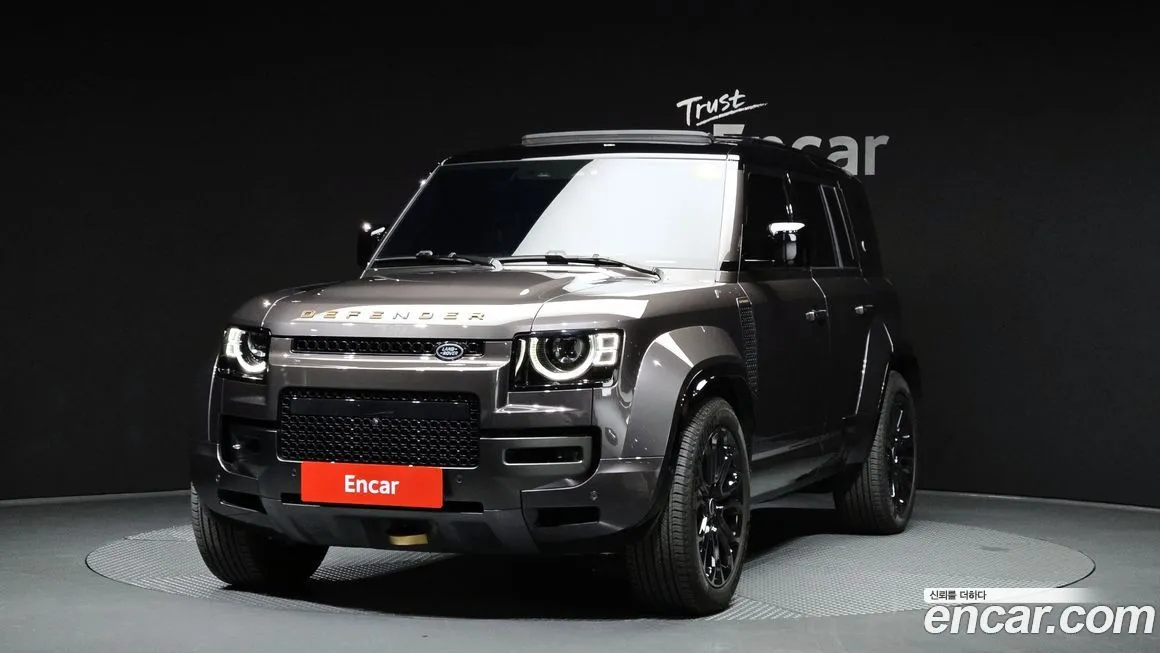 Land Rover Defender — фото 1