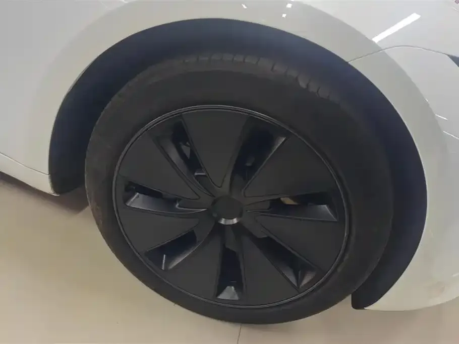 Tesla Model 3 — фото 4
