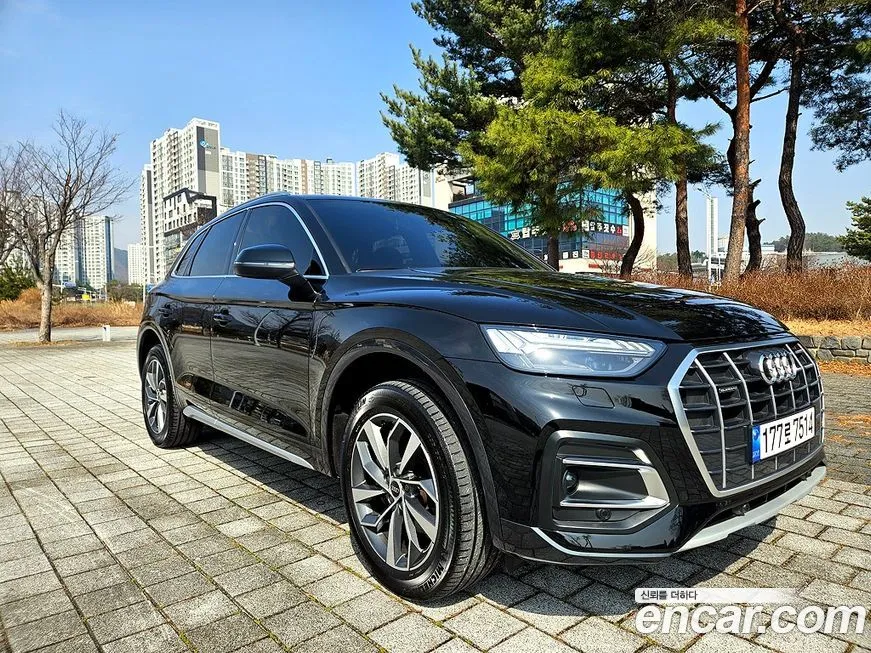 Audi Q5 — фото 1