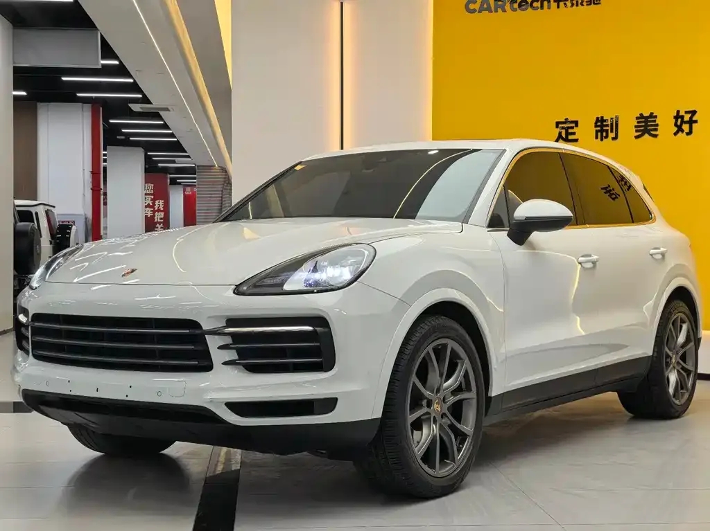 Porsche Cayenne — фото 1