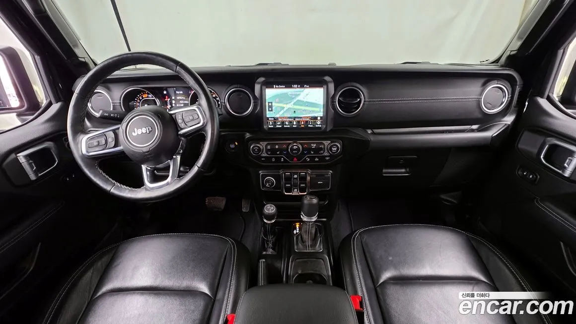 Jeep Wrangler — фото 9