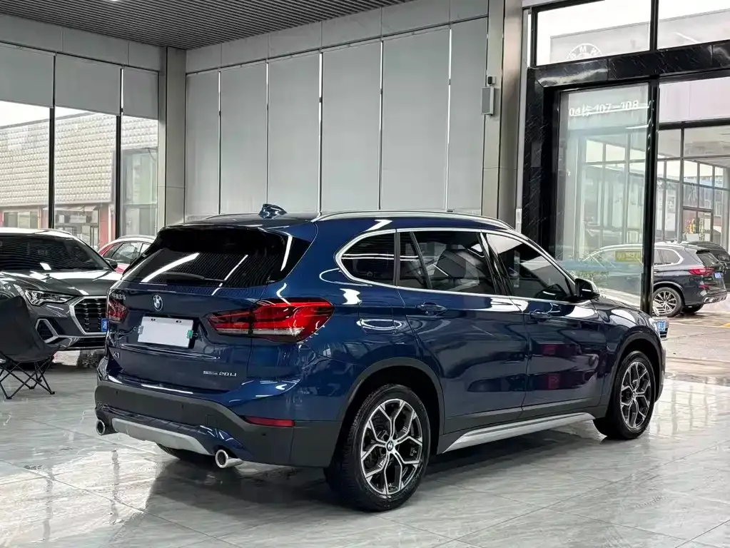 BMW X1 — фото 9