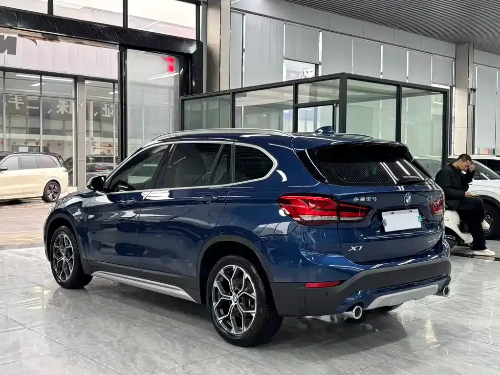 BMW X1 — фото 5