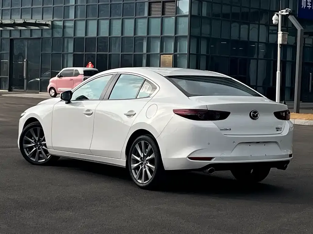 Mazda 3 Axela — фото 10
