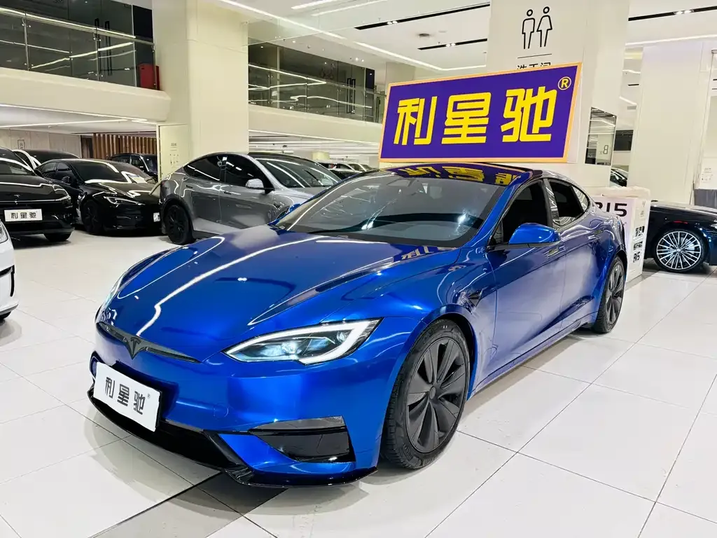 Tesla Model S — фото 1