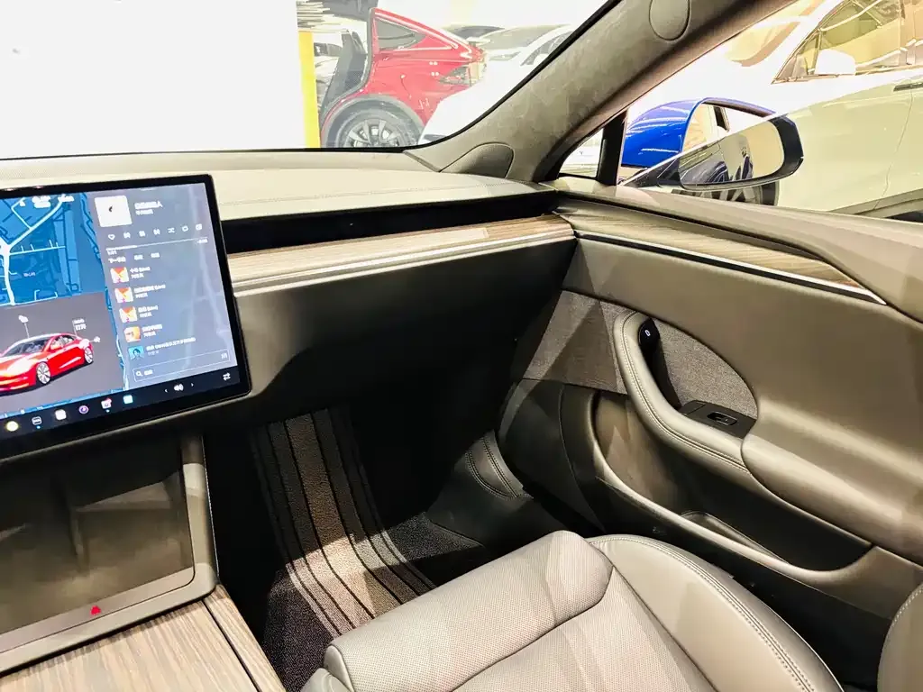 Tesla Model S — фото 4