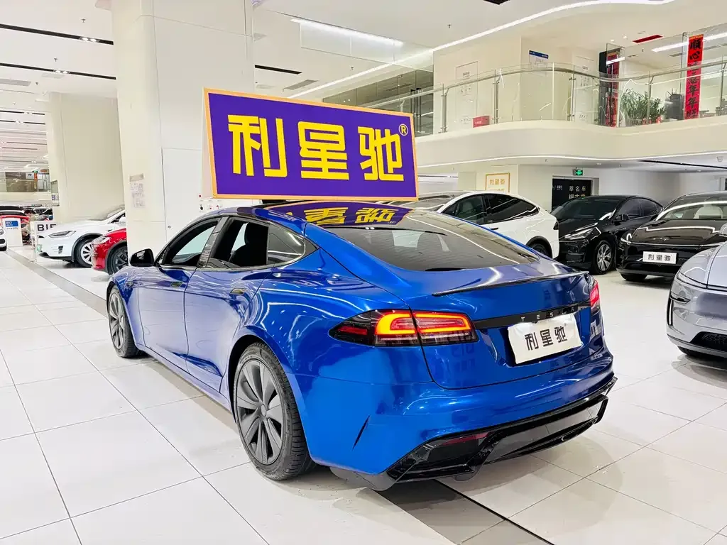 Tesla Model S — фото 5
