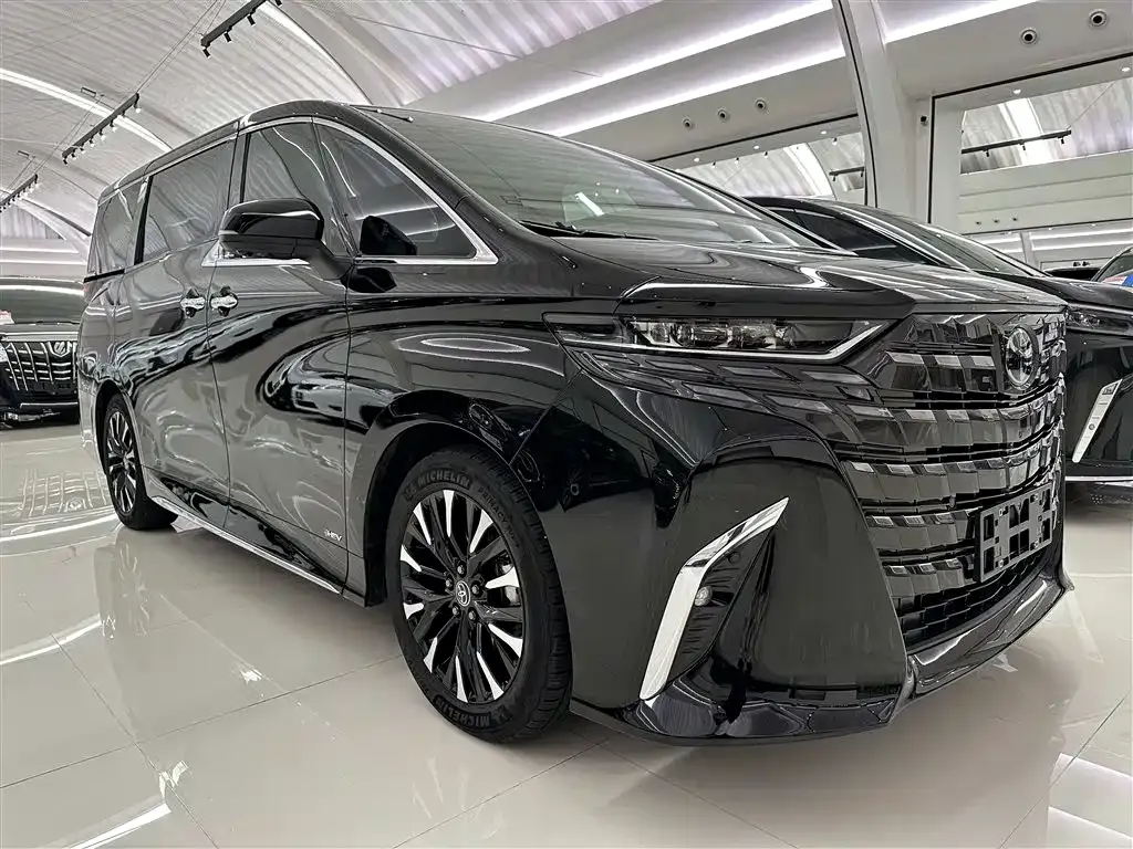 Toyota Alphard — фото 7