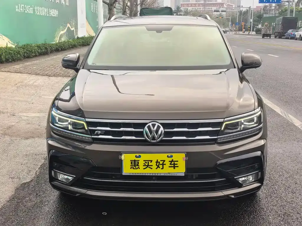 Volkswagen Tiguan L — фото 8