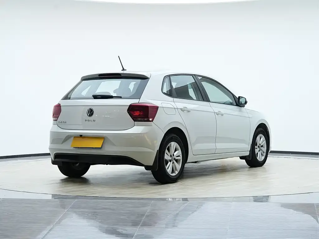 Volkswagen Polo — фото 5