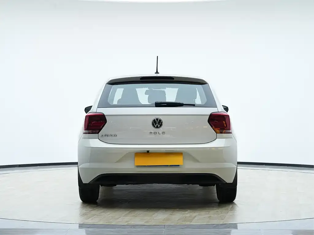 Volkswagen Polo — фото 9