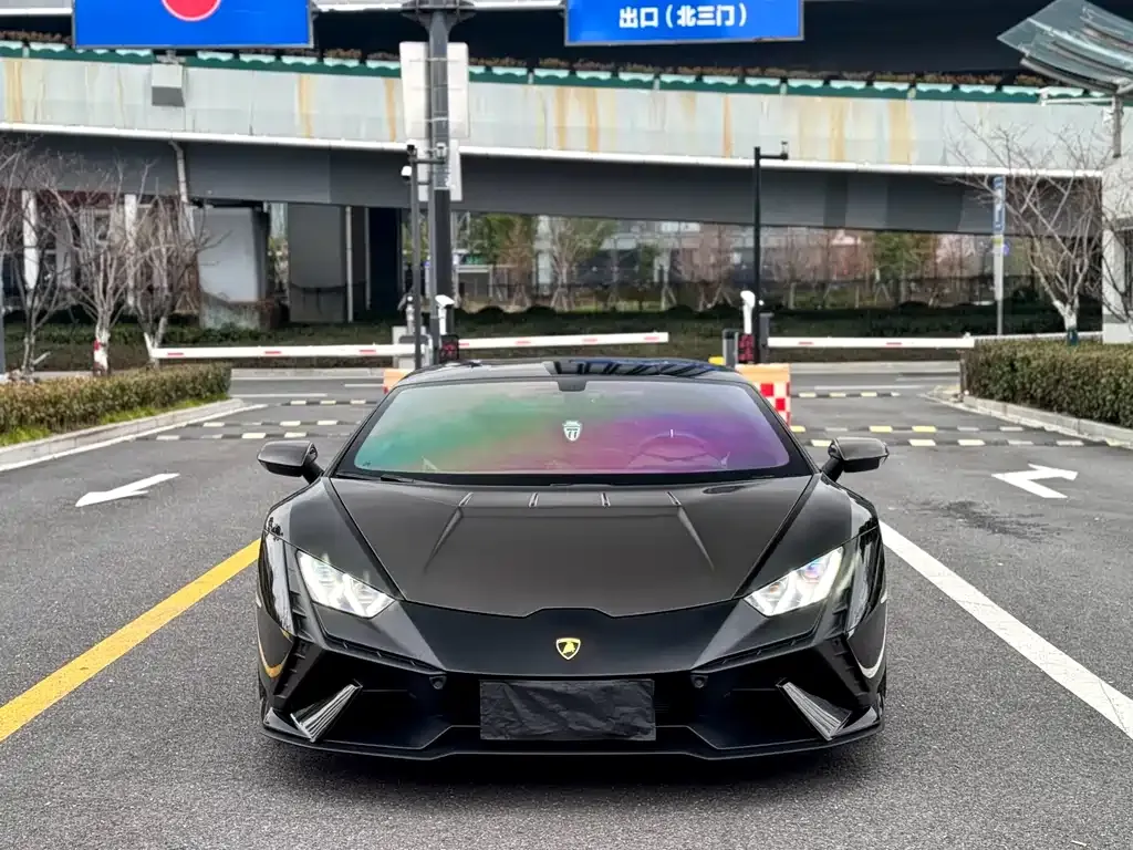 Lamborghini Huracan — фото 1