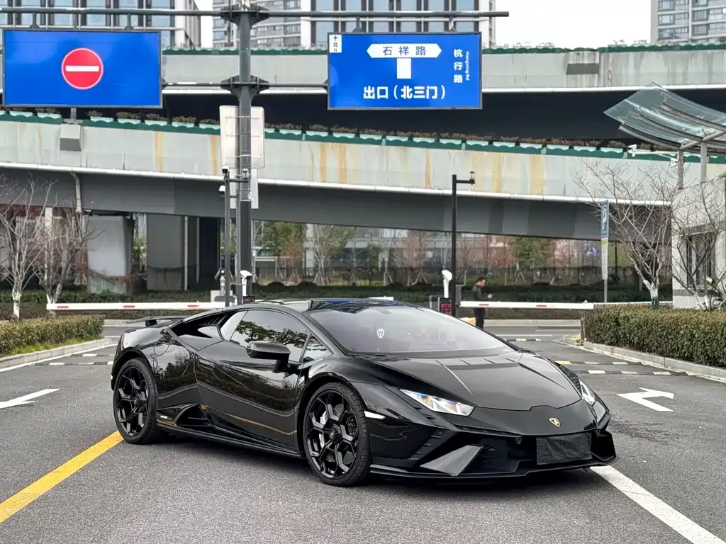 Lamborghini Huracan — фото 7
