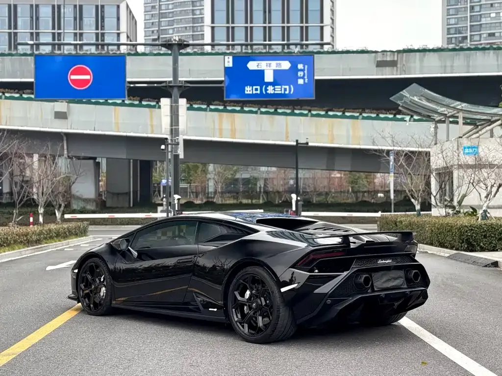 Lamborghini Huracan — фото 5