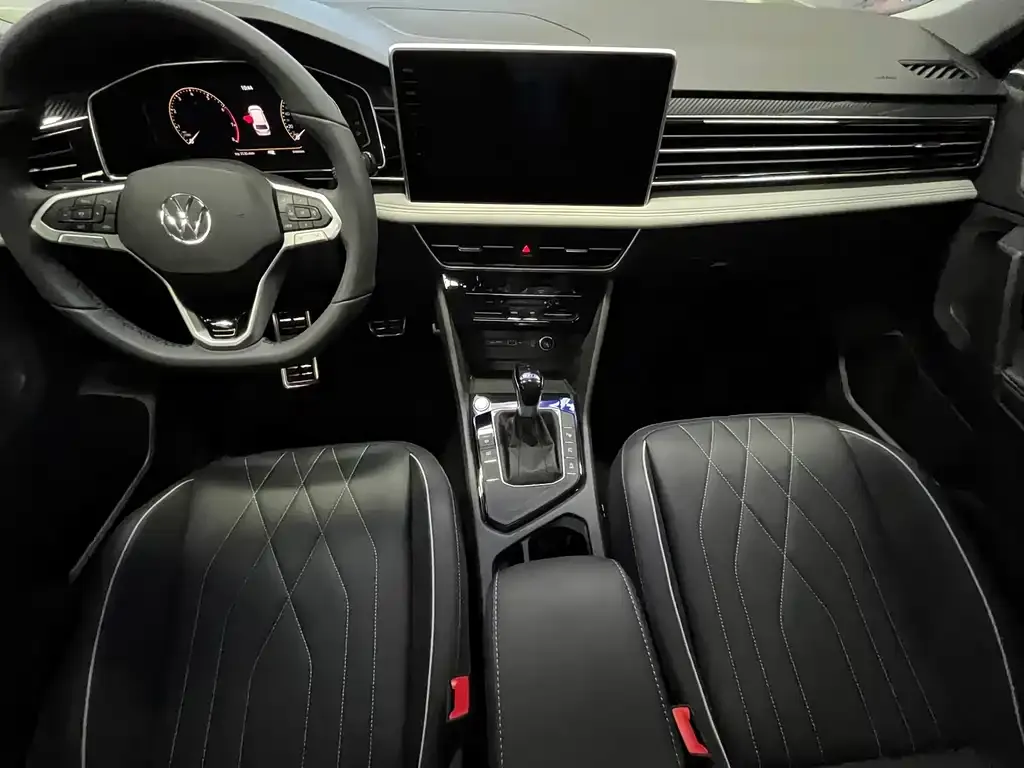 Volkswagen Tiguan L — фото 4