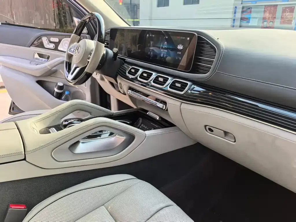 Mercedes-Benz GLS — фото 6