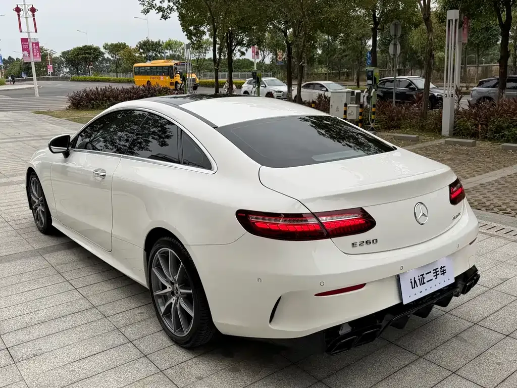 Mercedes-Benz E-Class (Import) — фото 7