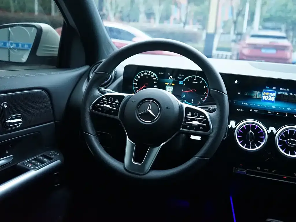 Mercedes-Benz GLA — фото 6