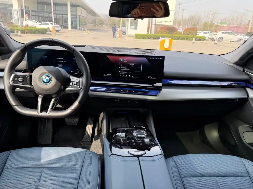 BMW i5 — фото 7