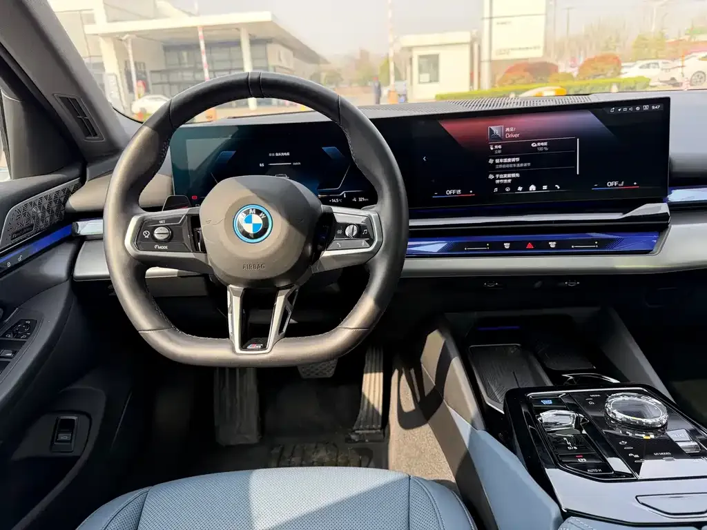 BMW i5 — фото 8