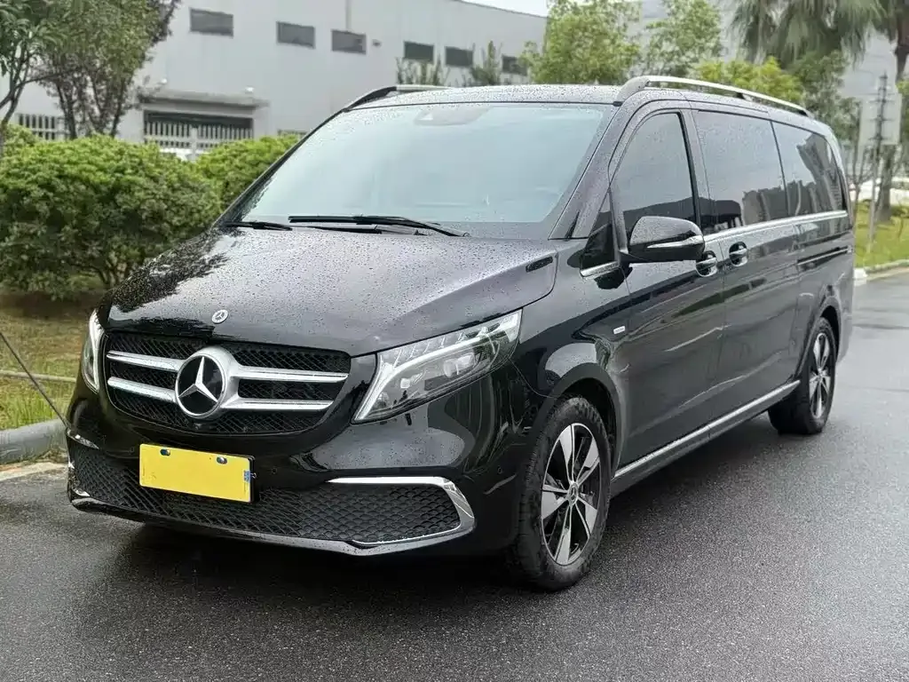 Mercedes-Benz V-Class — фото 1